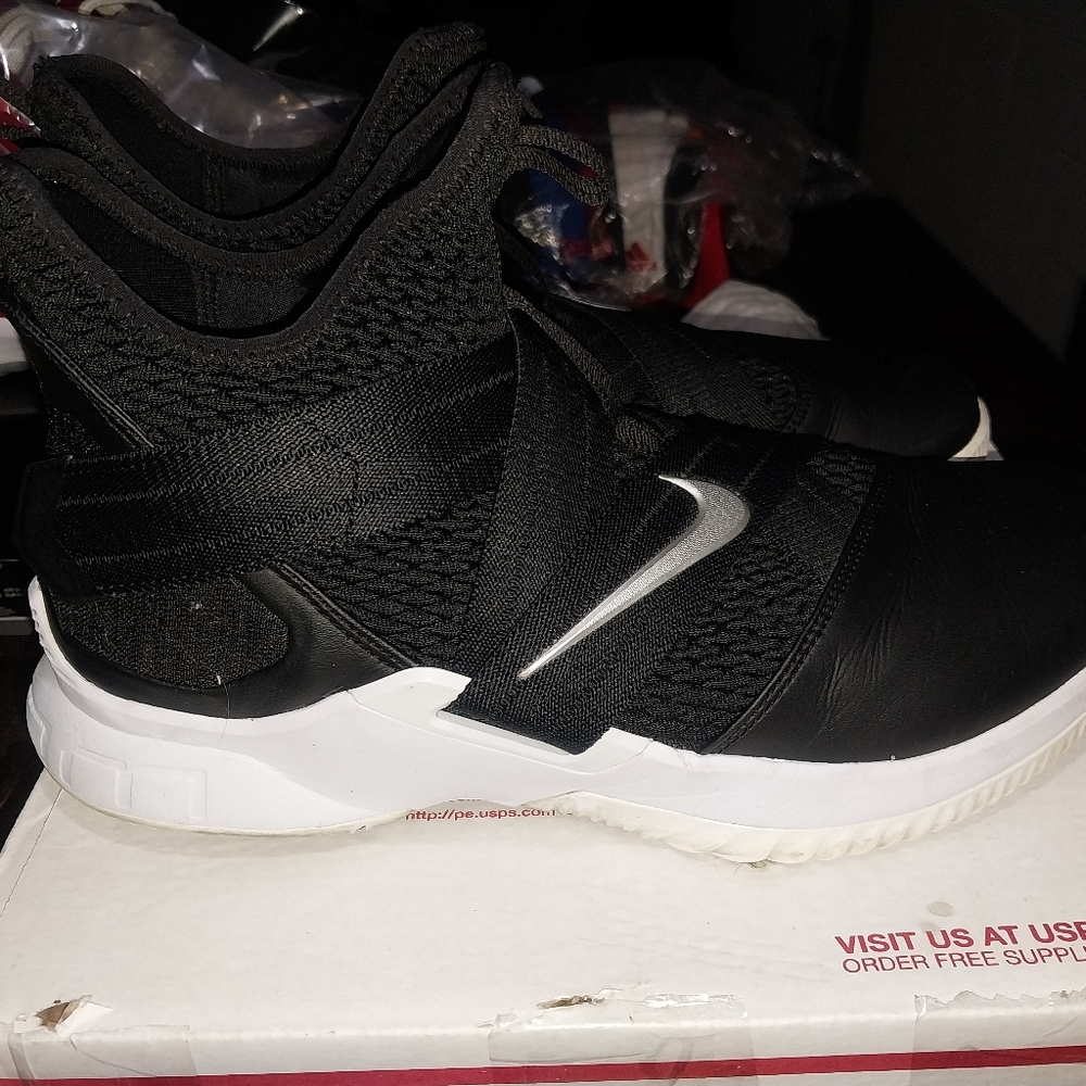 Nike LeBron Zoom Soldier